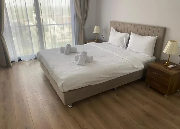 Sunset View Riverside Apartment Aglantzia