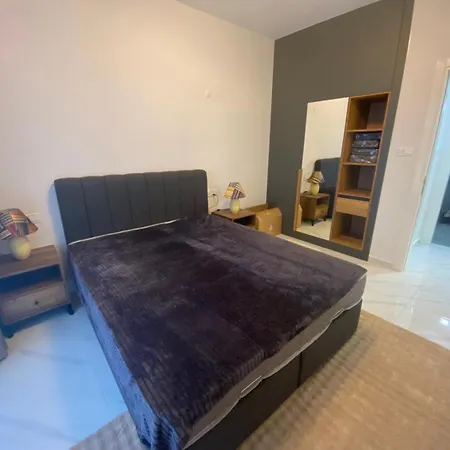 View Riverside Mountain