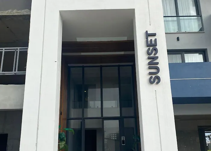 Sunset View Riverside Apartament *