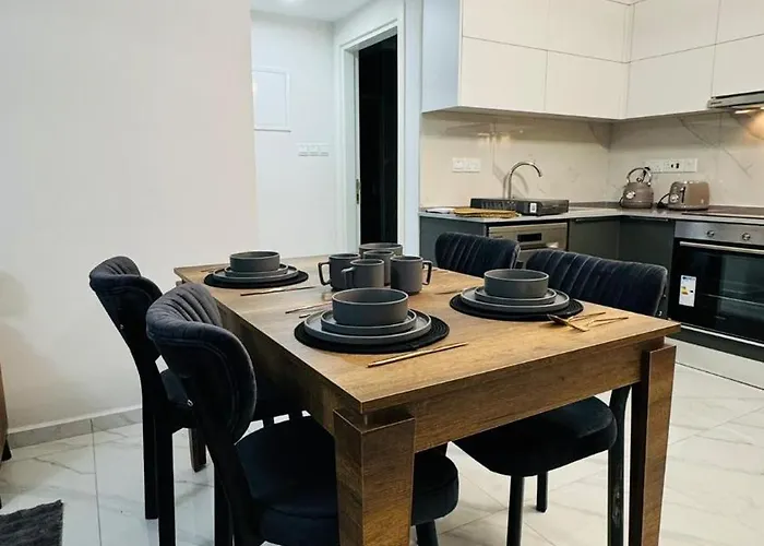 View Riverside Mountain *